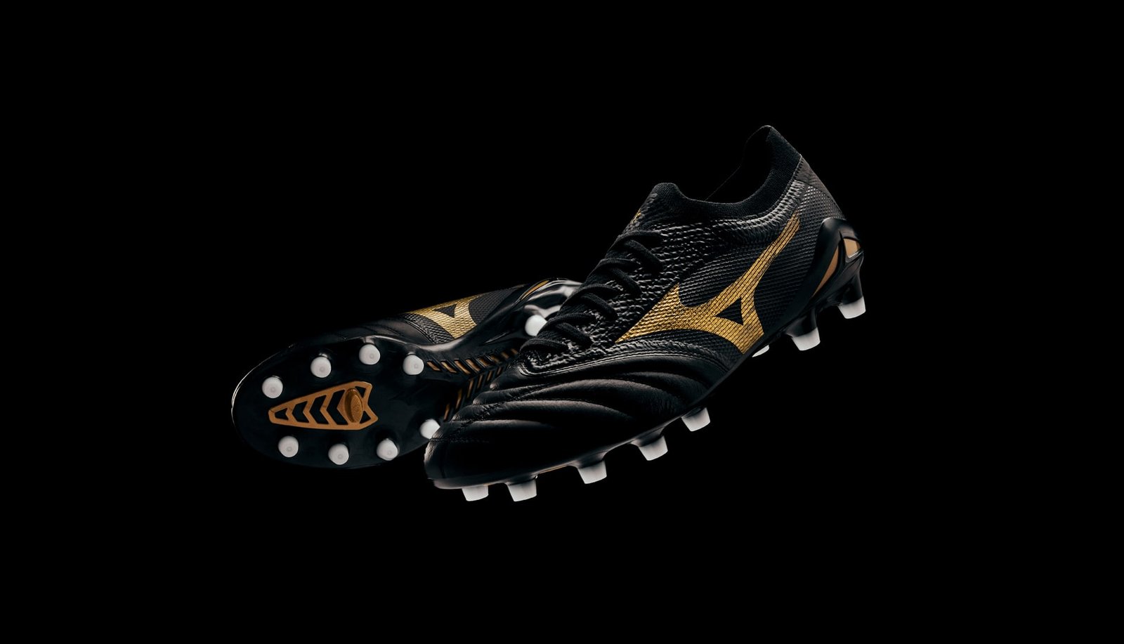 Mizuno Release The 'Aurum Pack' - featured image