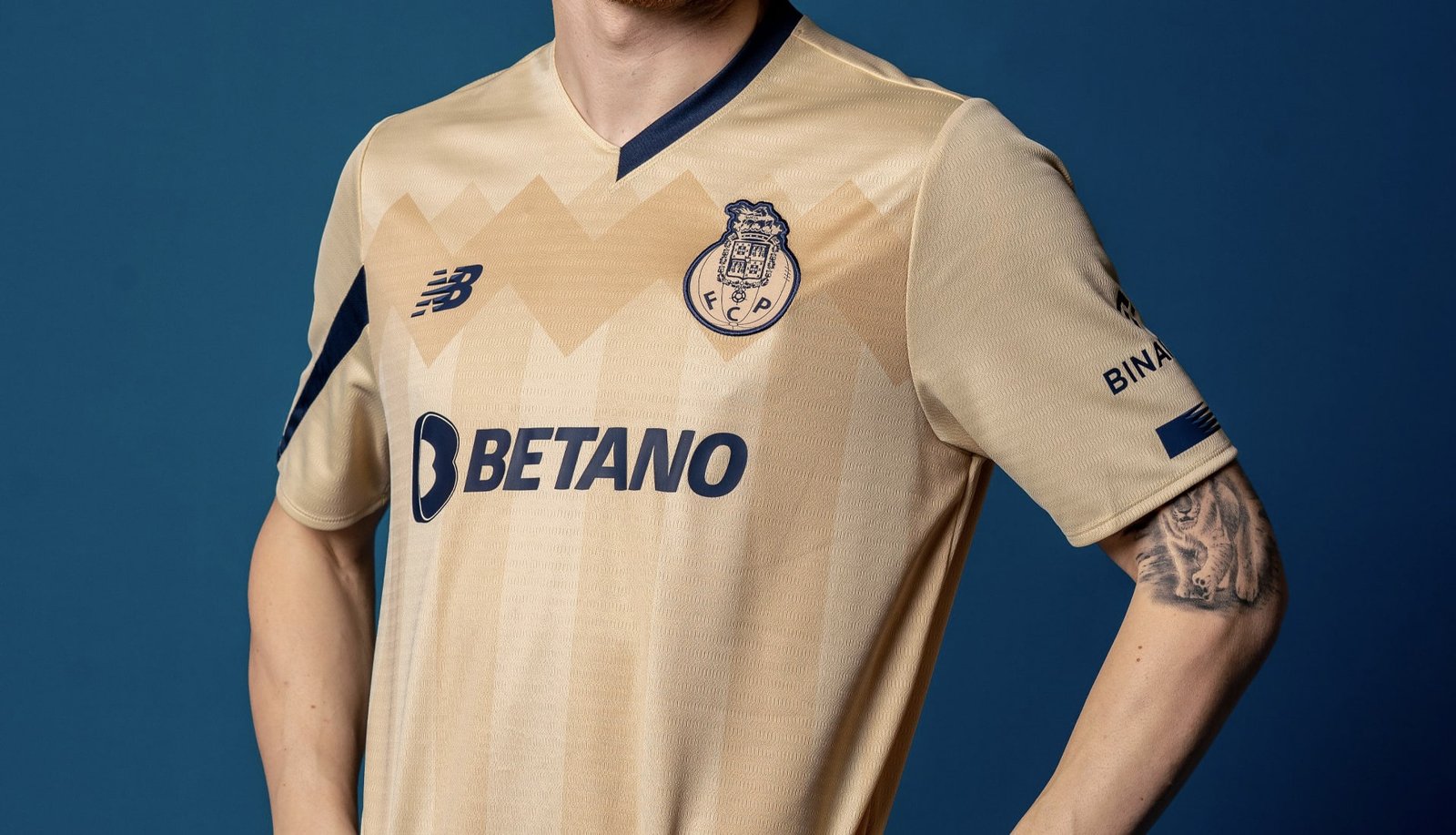 New Balance Launch FC Porto 23/24 Away Shirt - featured image