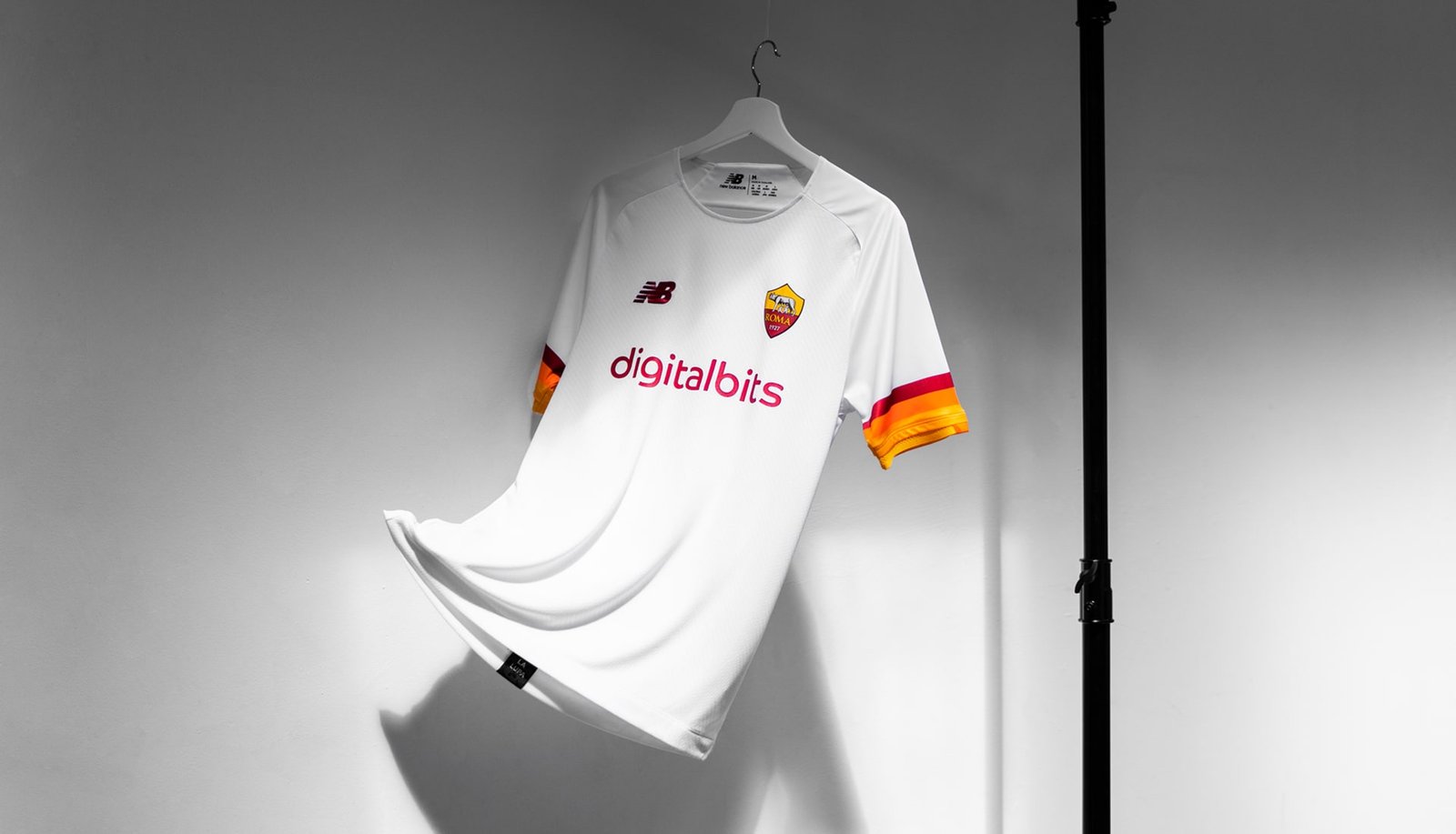 New Balance Unveil AS Roma 21/22 Away Shirt - featured image