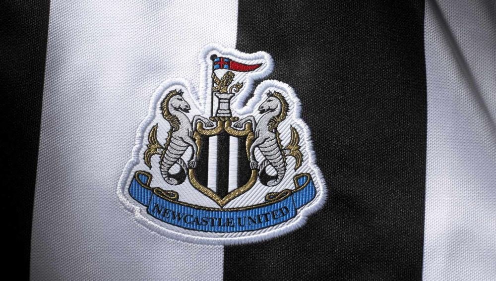 Newcastle United 15/16 Home Kits - featured image