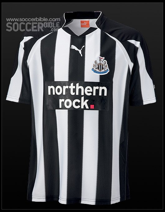Newcastle United Home 10/11 Puma Football Shirts - featured image