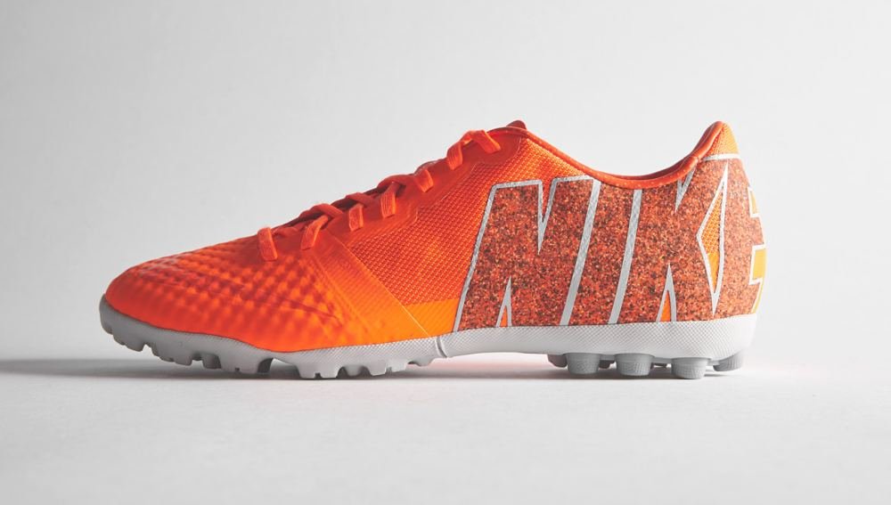 Nike Bomba Finale II "Hyper Crimson" - featured image