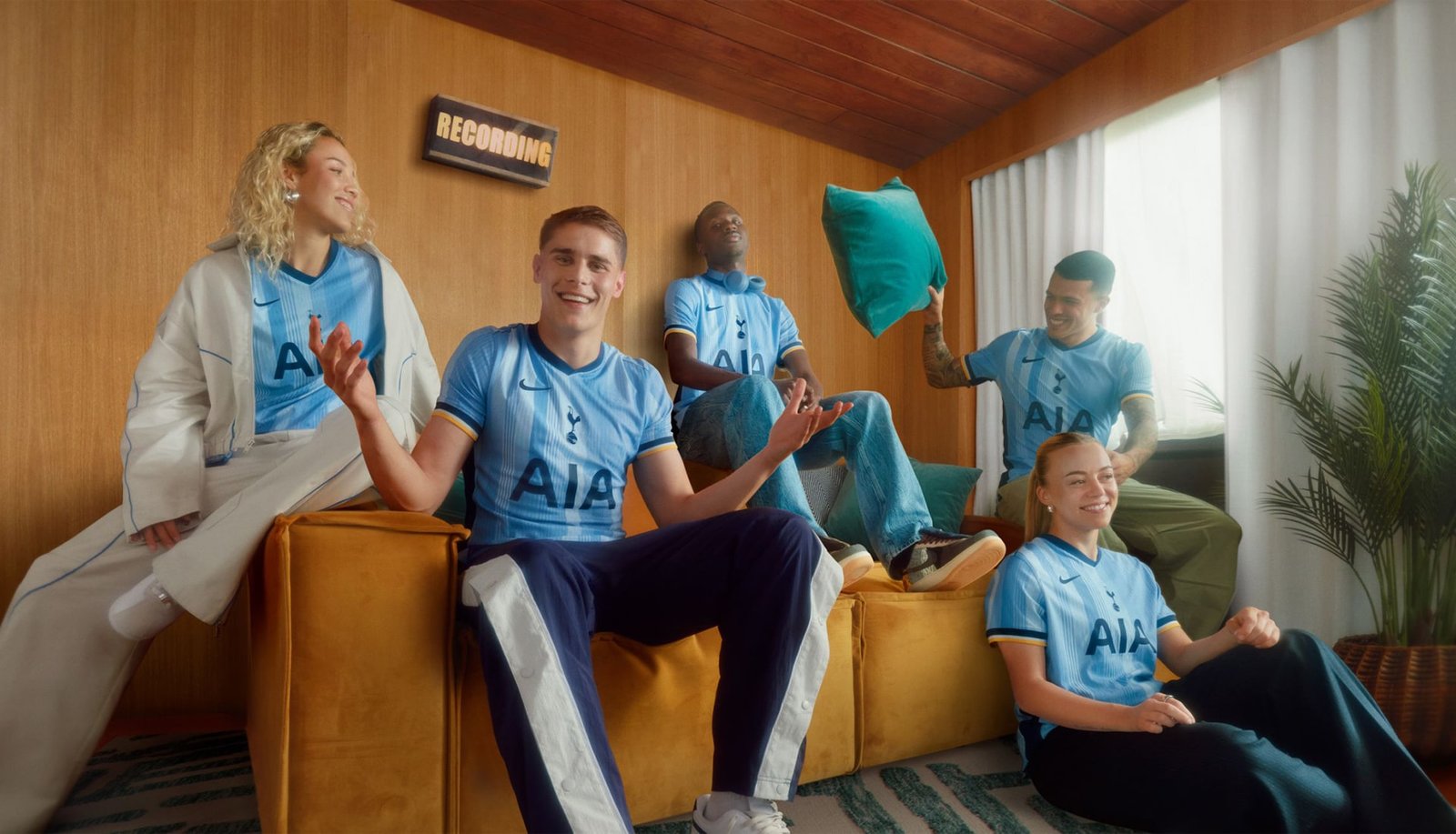 Nike Dip Into The 80s For Tottenham Hotspur 24/25 Away Shirt - featured image