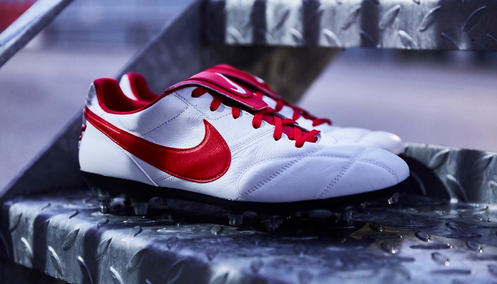 Nike Drop a "White/Red" Premier 2.0 Anti-Clog Colourway - featured image