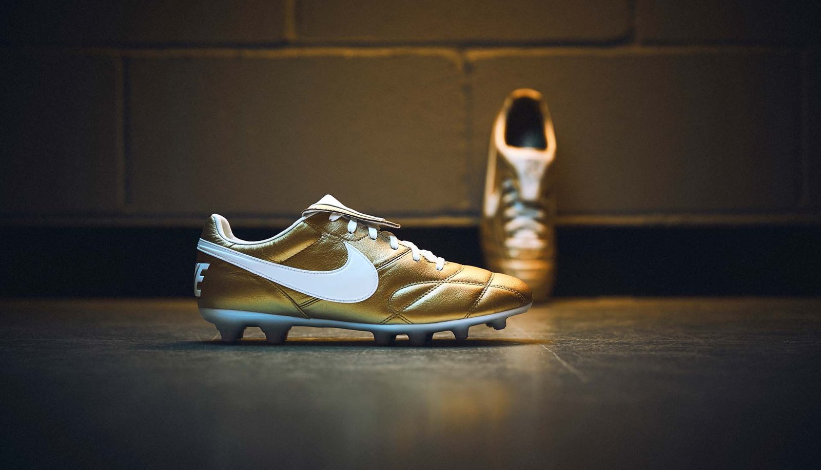 Nike Launch Premier 2.0 "Metallic Vivid Gold/White" Colourway - featured image