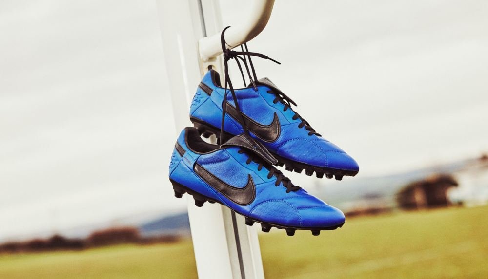 Nike Launch Premier III In "Hyper Royal/Black" Colourway - featured image