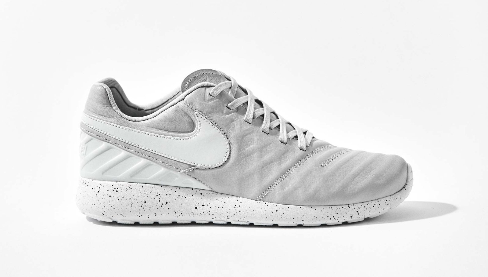 Nike Roshe Tiempo VI "Pure Platinum" - featured image
