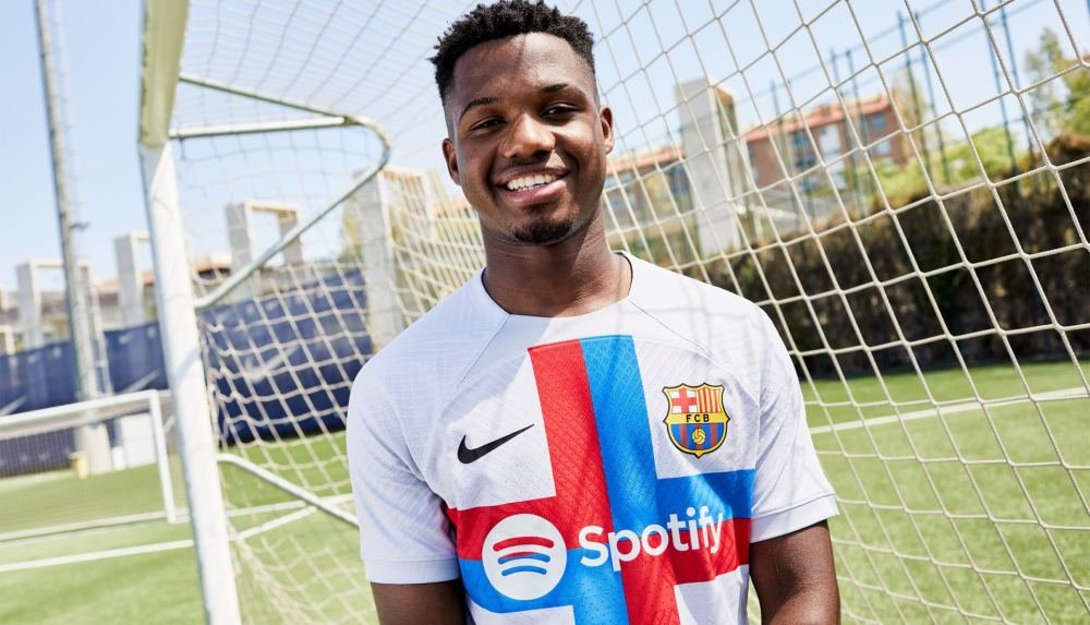 Nike Unveil Barcelona 22/23 Third Shirt - featured image
