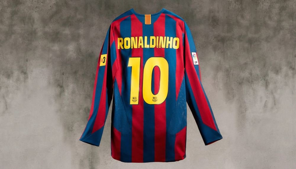 Nike's 2005/06 Barcelona Ronaldinho Reissue Jersey is Nostalgic Perfection - featured image