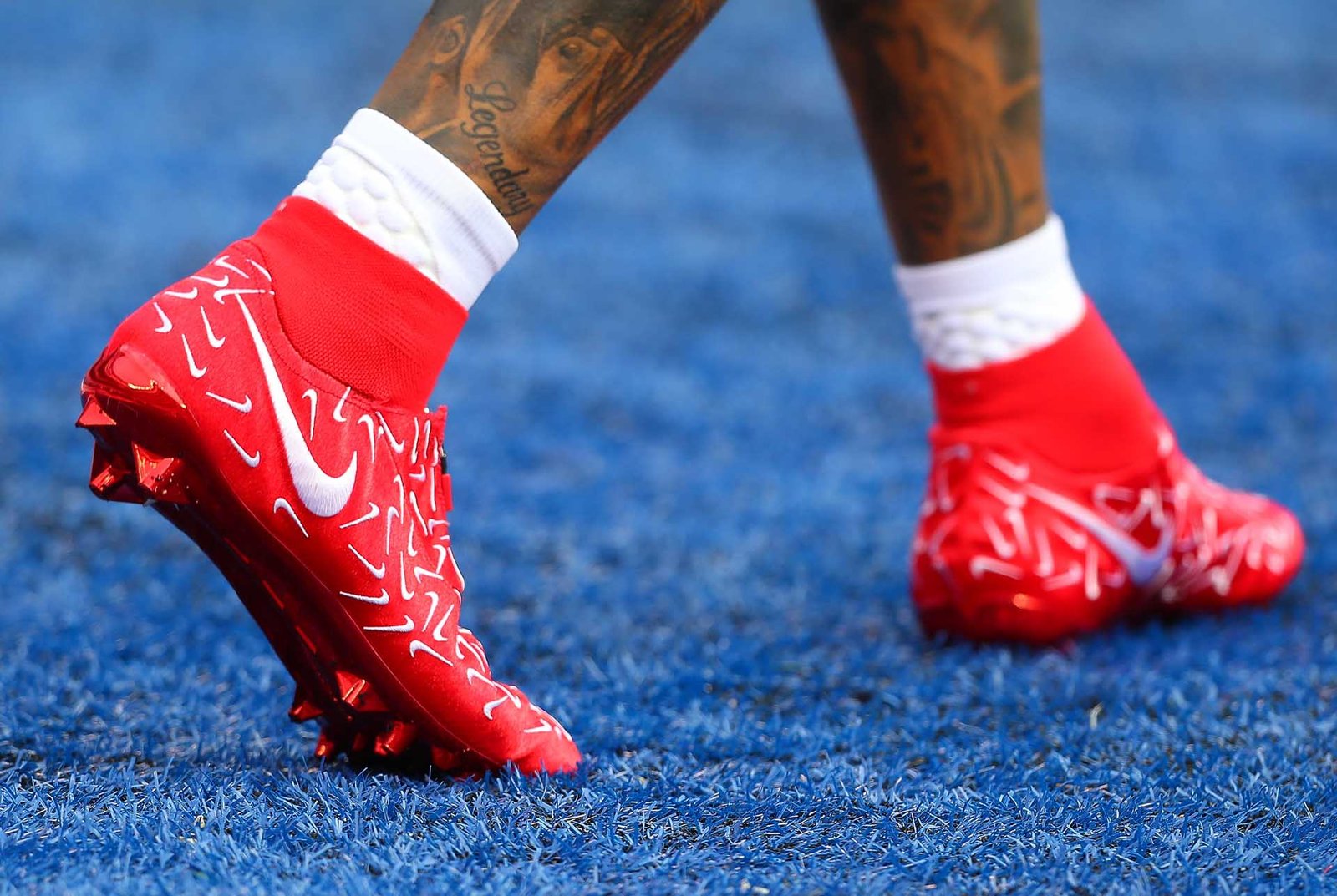 obj-swoosh-cleats-3-min.jpg