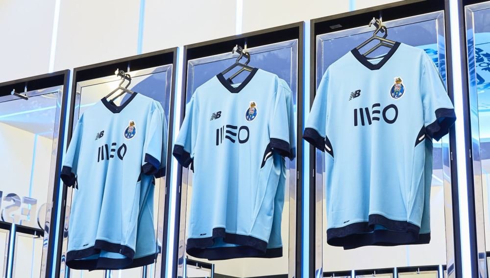 Porto 2017/18 New Balance Third Shirt - featured image