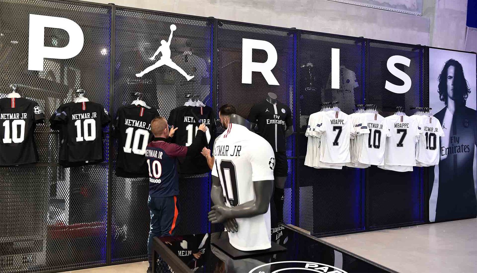 PSG Shirt Sales To Hit One Million For The Season - featured image