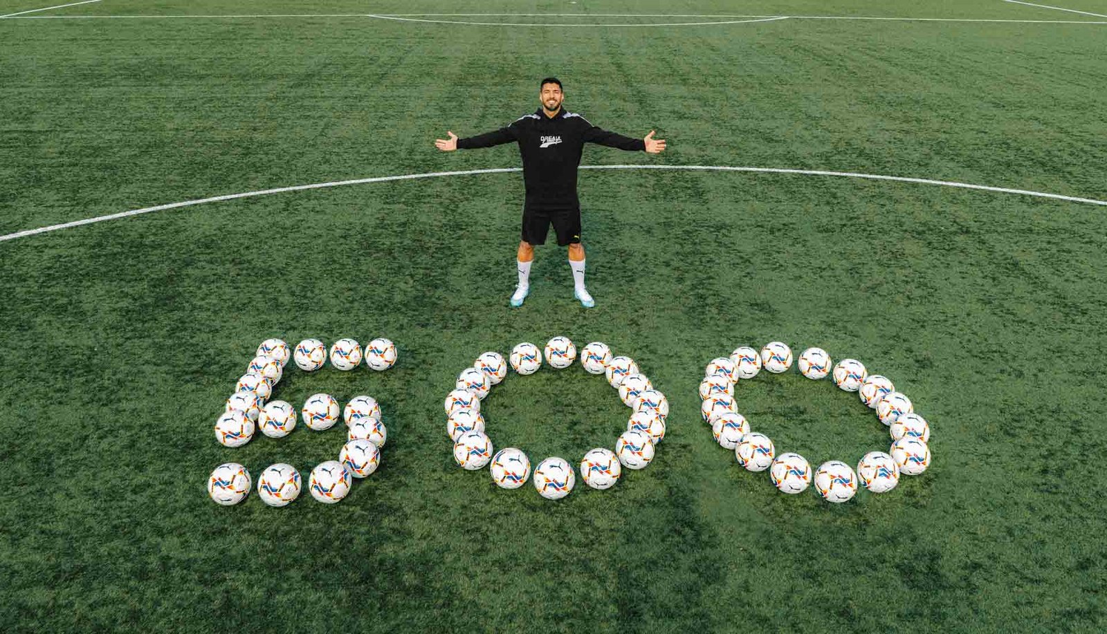 PUMA Present Suarez With Special '500 Goal' Future Z - featured image