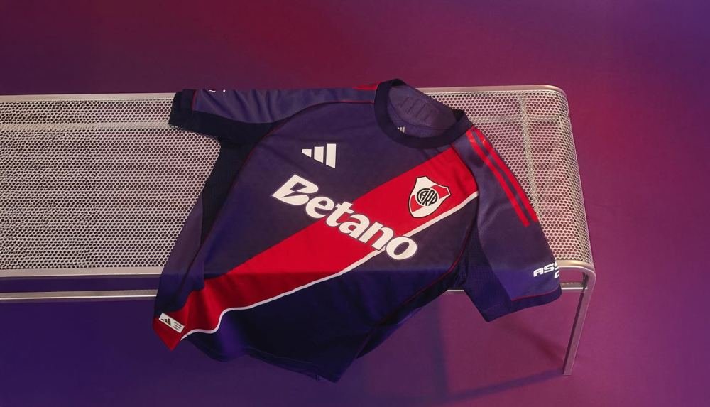River Plate Pay Tribute To A Club Legend With 2026 Third Jersey - featured image