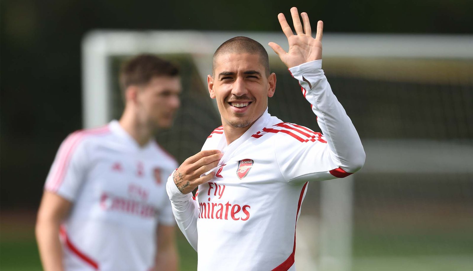 Should Hector Bellerin Sign For Nike? - featured image