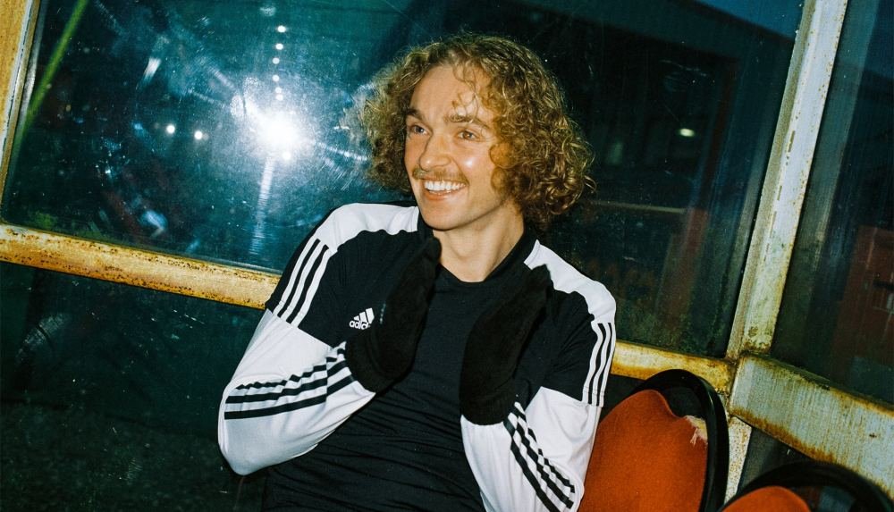 Tom Davies Talks Sustainability, Chopsticks, & The Highs & Lows Of Football - featured image
