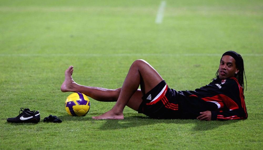 Top 10 Most Viewed Ronaldinho YouTube Videos - featured image