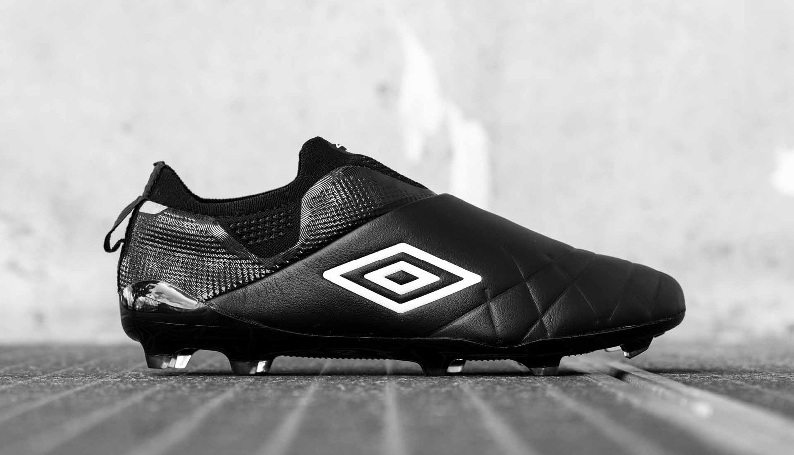 Umbro Launch "Black/White" Medusae III & UX Accuro III Pack - featured image