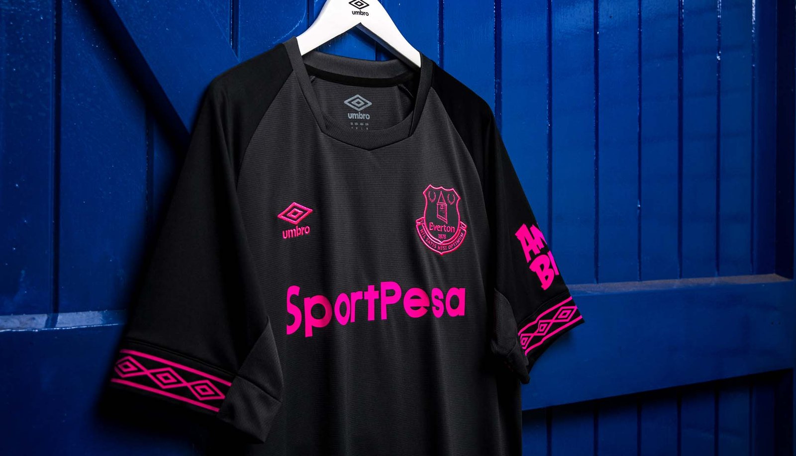Umbro Launch Everton 18/19 Away Shirt - featured image