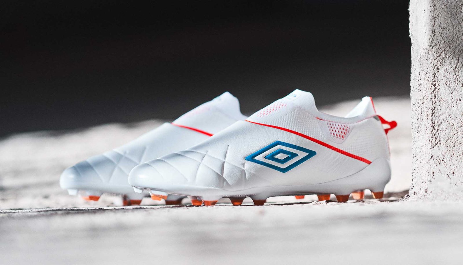 Umbro Launch The Medusae 3 Elite "White/Cherry Red/Ibiza Blue" - featured image