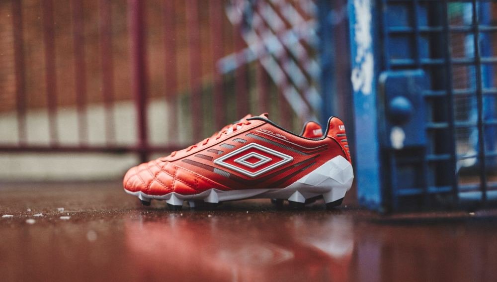 Umbro Medusae "Grenadine/White/Black" - featured image
