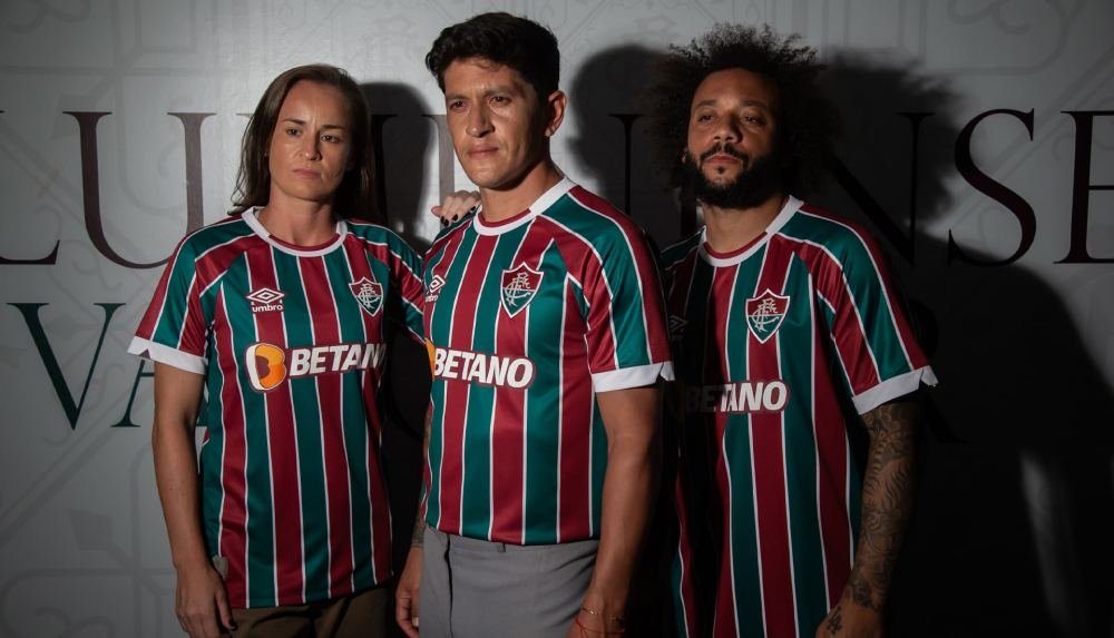 Umbro Reveal 23/24 Fluminense Home Shirt - featured image