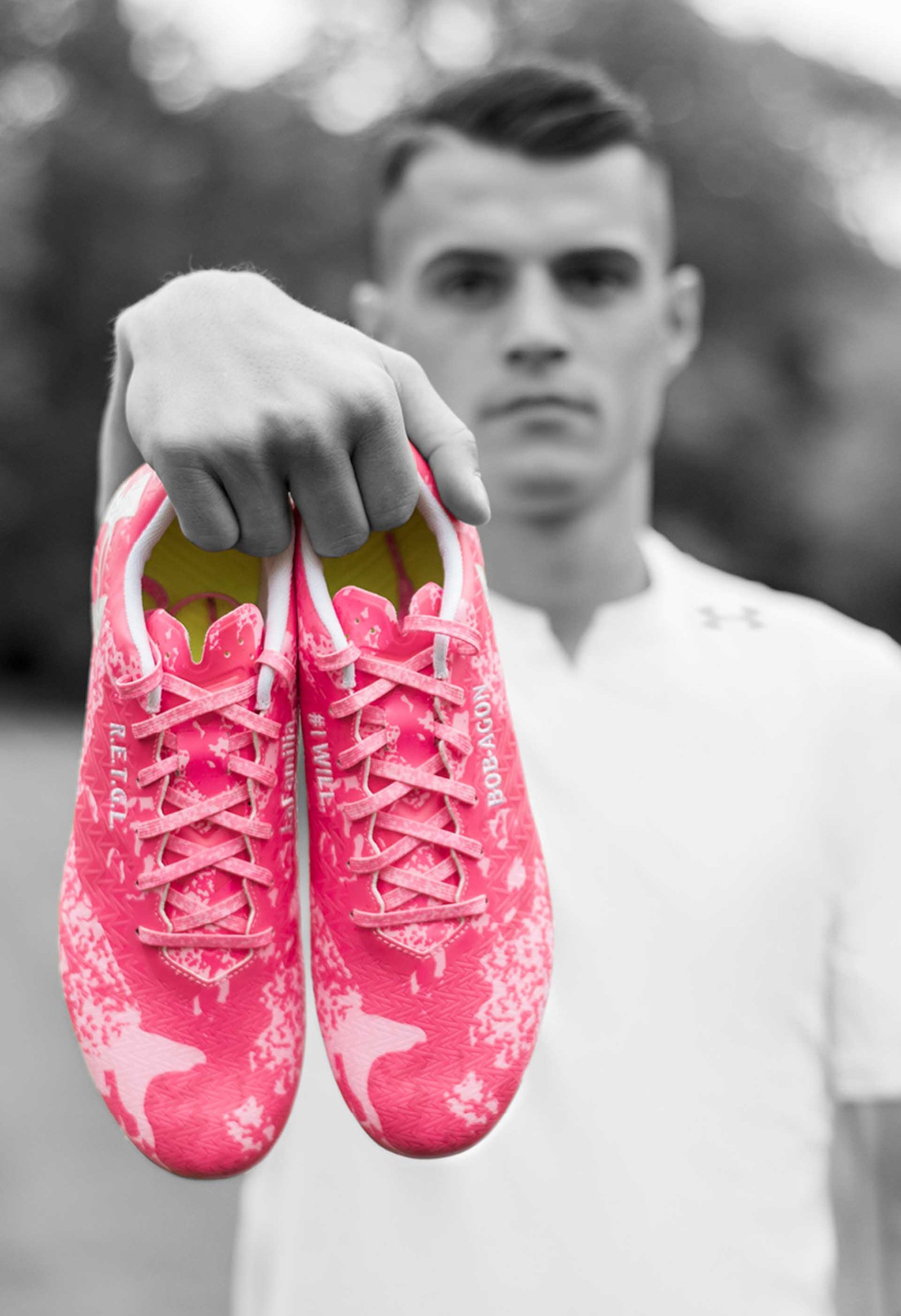 under-armour-clutchfit-pink-10-min.jpg