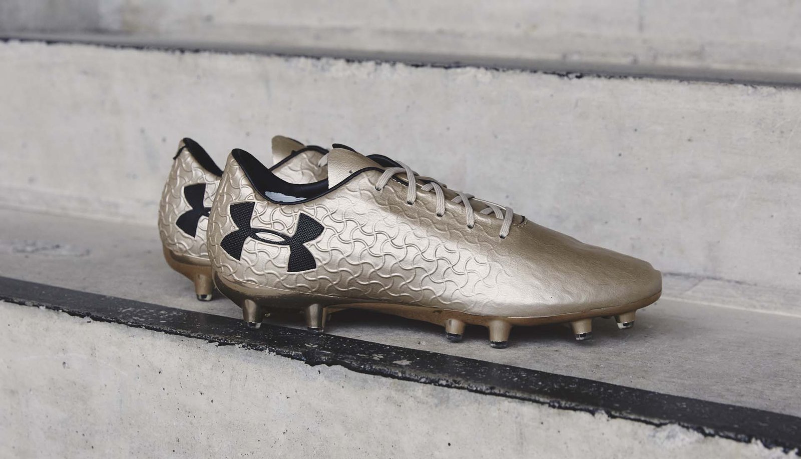 Under Armour Magnetico Pro "Metallic Gold" - featured image
