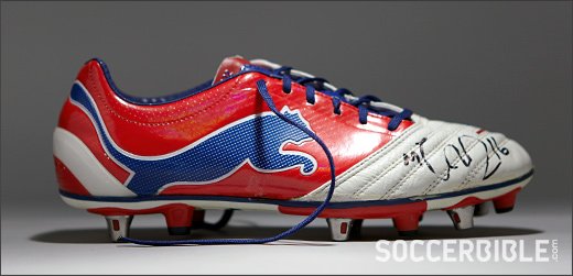 Up Close: Michael Carrick Match Worn PUMA Boots - featured image