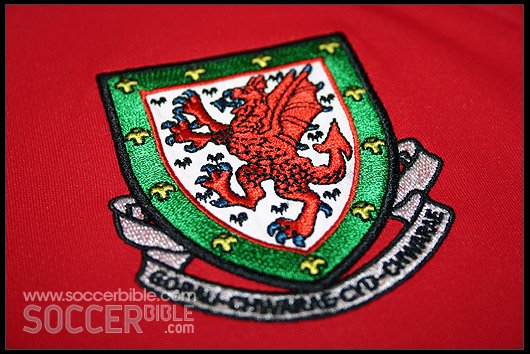 Wales Home 10/11 Umbro Football Shirt - featured image