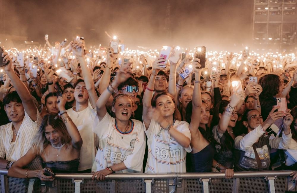 Why The Passion Of Fans Is Increasing Collaboration Between Football And Music - featured image