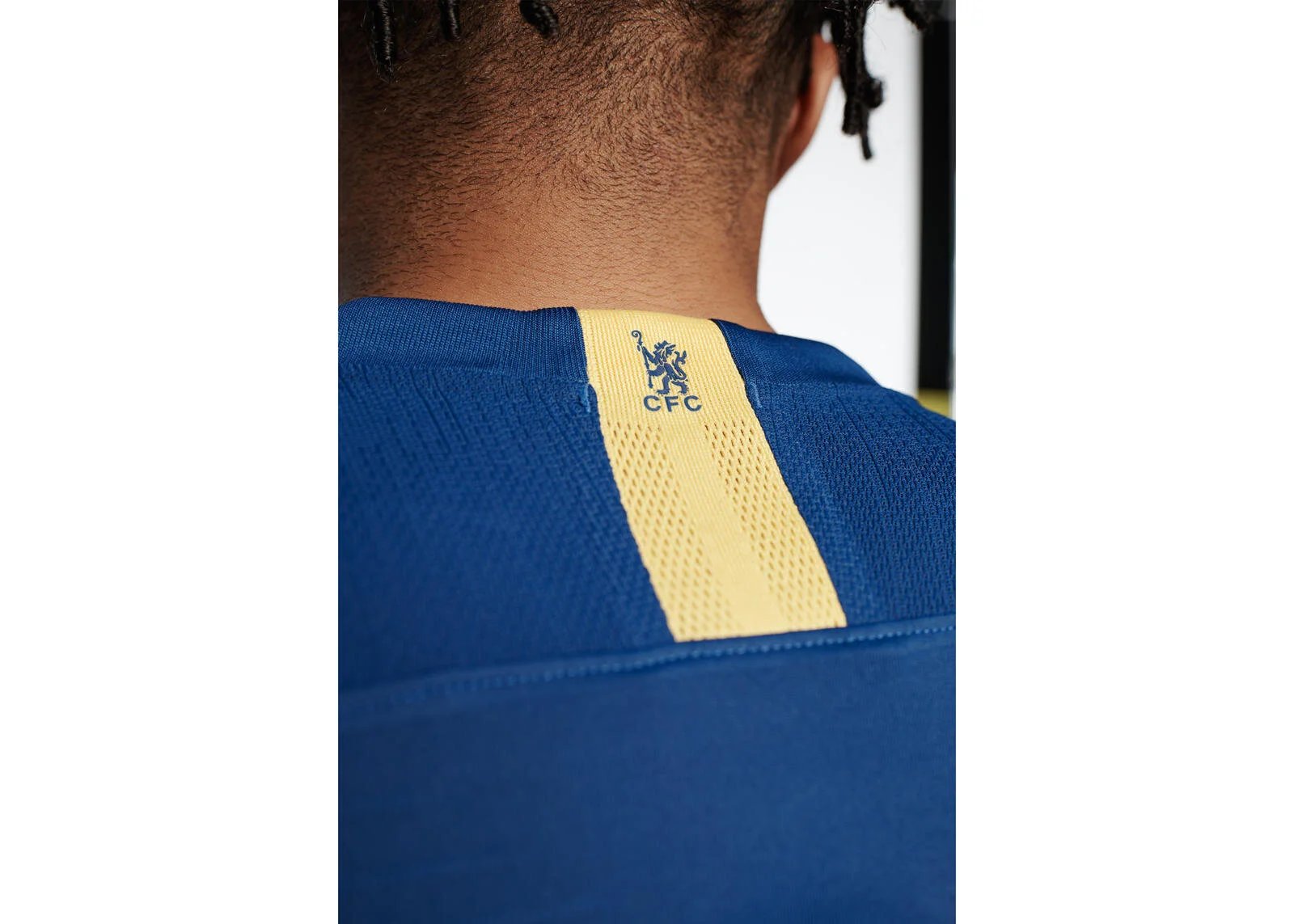 chelsea-football-clubs-50th-anniversary-kit-9_92781.jpg