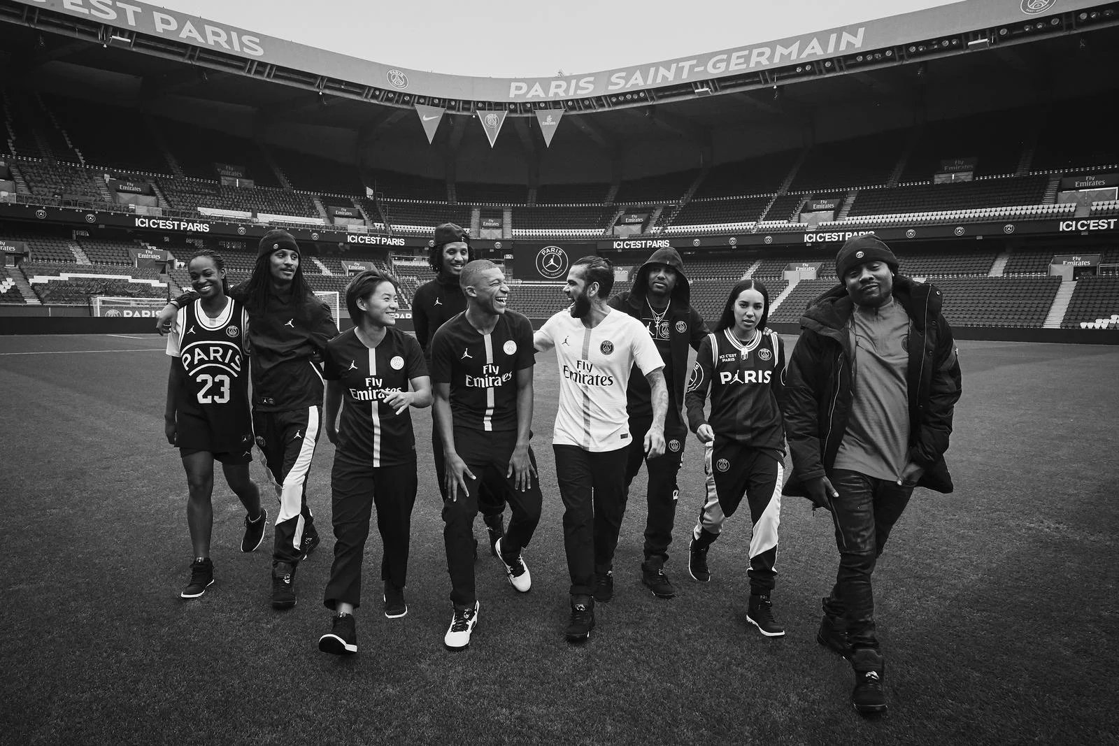 JORDAN_x_PSG__native_1600.jpg