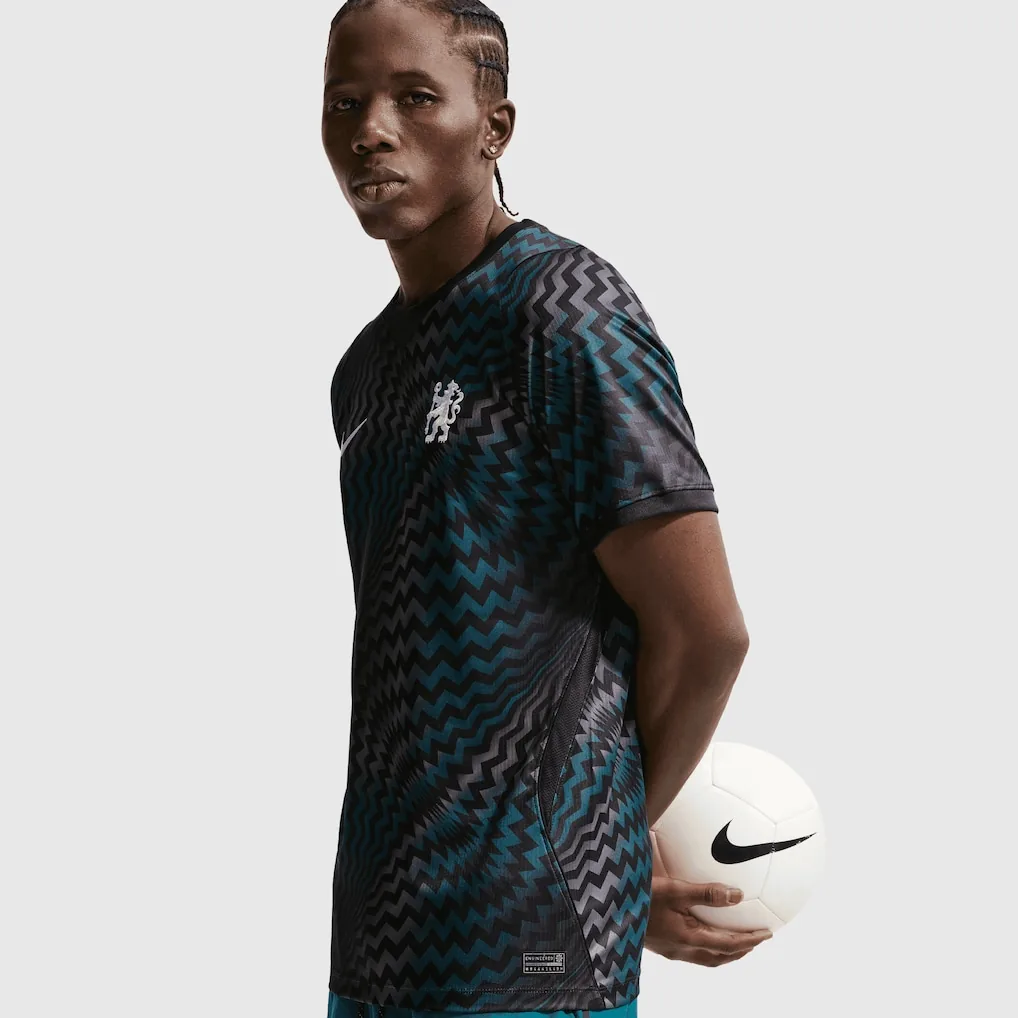 Chelsea Goalkeeper Stadium Shirt 2026-27 Soccer Football Jersey — view 3
