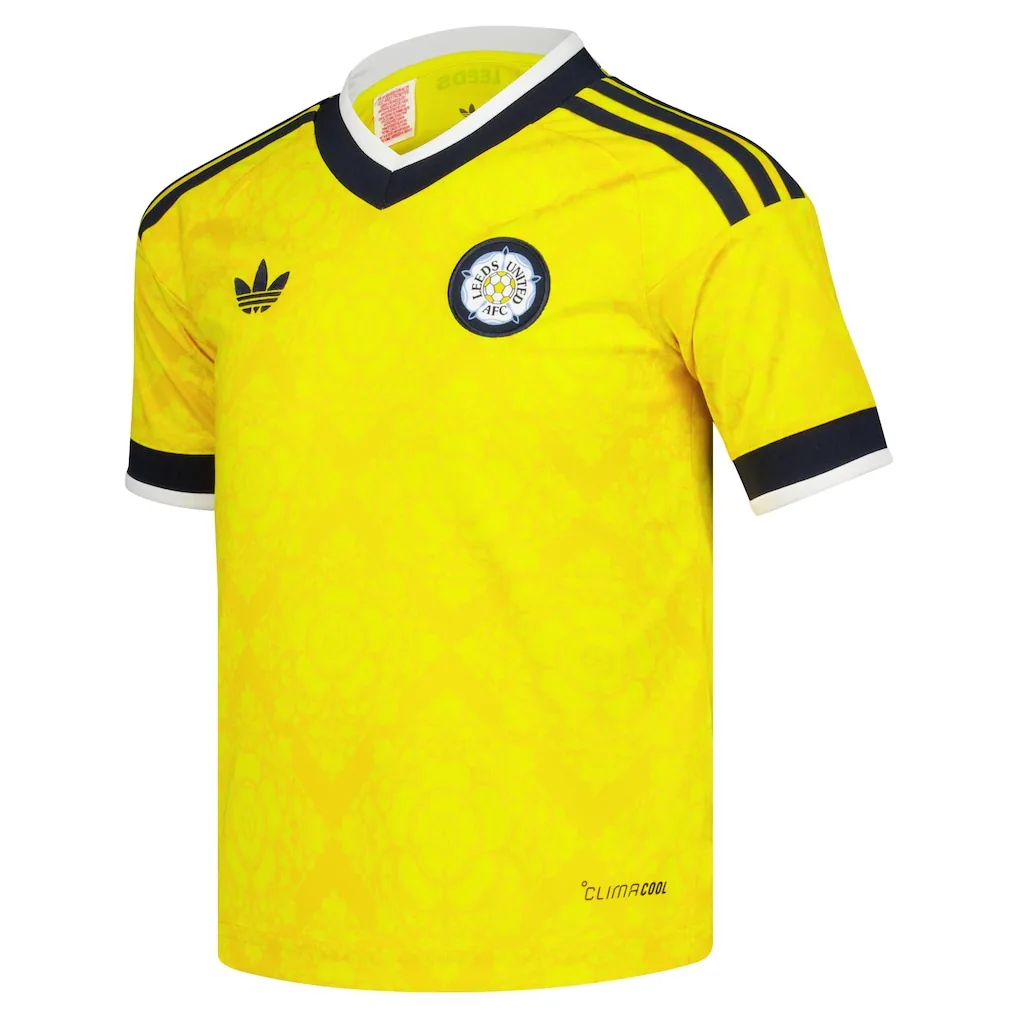 Leeds United Away Shirt 2026-27 - Kids soccer set, Includes jersey and shorts — view 2