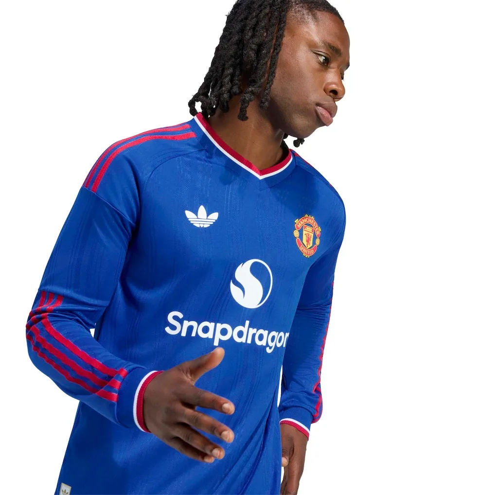 Manchester United adidas Away Authentic Shirt 2026-27 - Long Sleeve — view 3