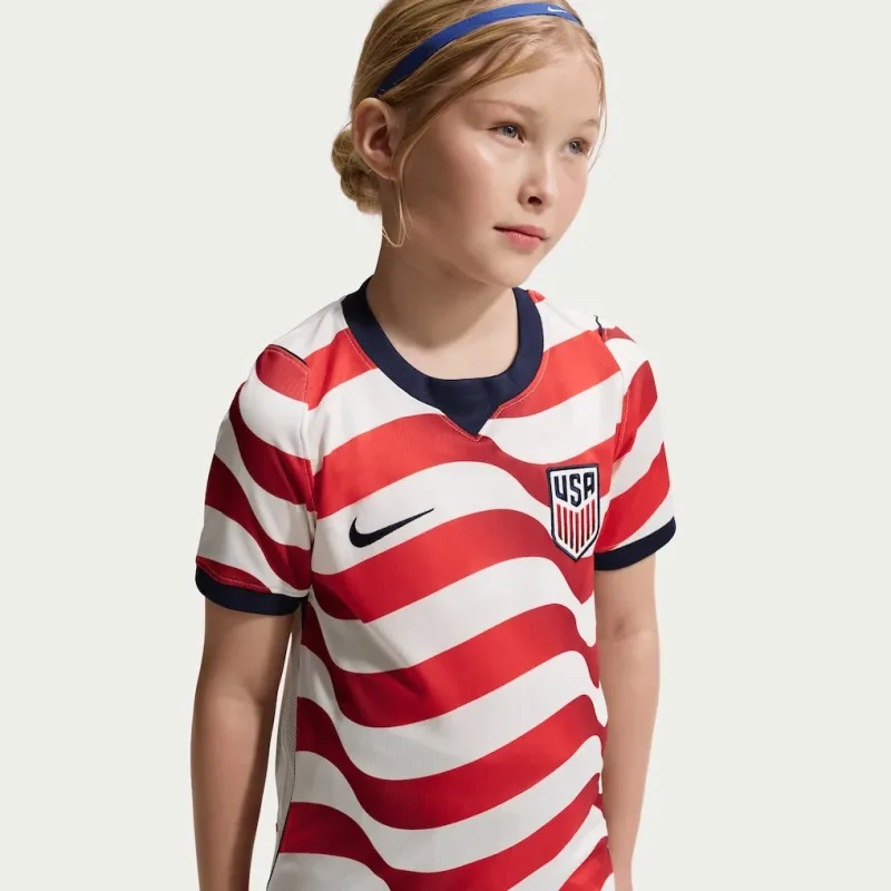 USA Hem Stadium Shirt 2026 - Barnfotbollsset, Inkluderar tröja och shorts